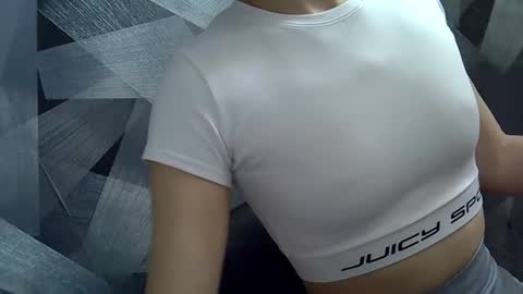 BritneyxKittens online show from January 19, 8:35 am