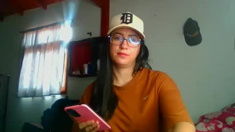 Snapshot of brittanycheekss chatting on February 7, 4:56 pm brittanycheeks1 online show from February 7, 4:56 pm