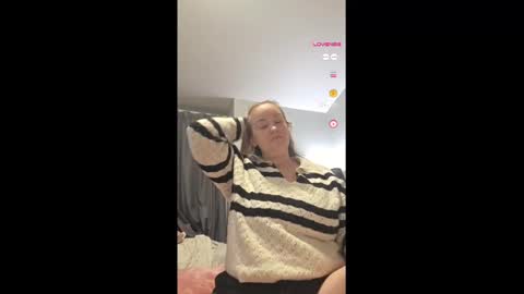 Snapshot of brkenprincess81 chatting on September 10, 4:24 am brkenprincess81 online show from September 10, 4:24 am