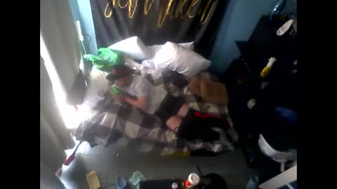 brokenboii23 online show from April 27, 7:22 pm