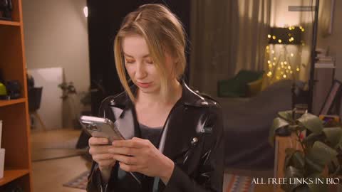 Snapshot of bronnica chatting on December 23, 4:06 pm Anna online show from December 23, 4:06 pm