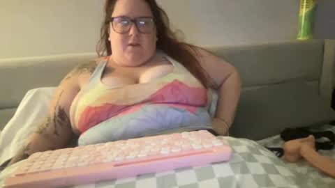 Snapshot of brookenicole3 chatting on September 13, 10:23 pm Madam Brooke online show from September 13, 10:23 pm