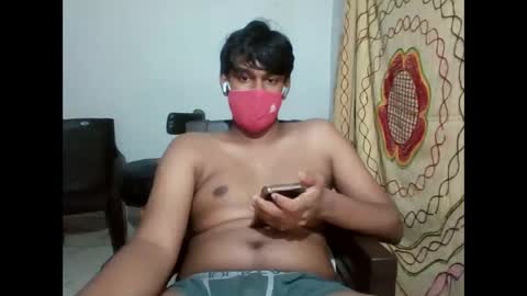 Snapshot of brownguy2505 chatting on January 18, 10:17 pm brownguy2505 online show from January 18, 10:17 pm