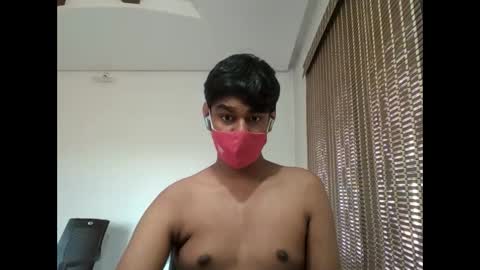 Snapshot of brownguy2505 chatting on January 19, 7:15 am brownguy2505 online show from January 19, 7:15 am