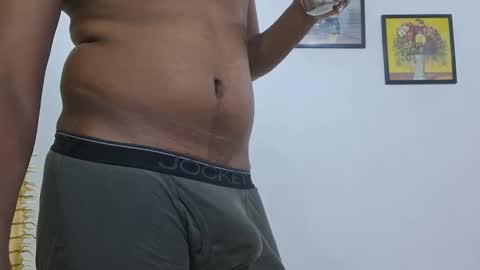 brownguy2505 online show from January 10, 12:21 pm