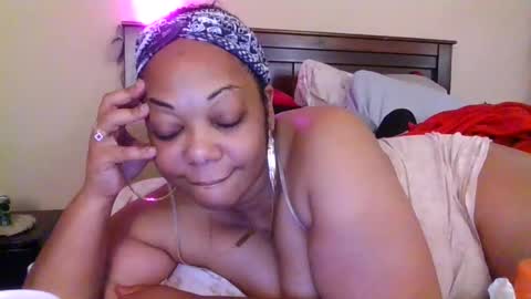 brownroundrenee online show from November 11, 4:53 pm