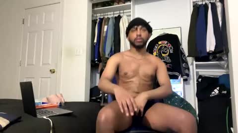 Brownskinshortyy online show from March 6, 2:19 am