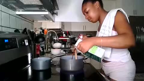 Brownsuagrcutie online show from December 18, 1:45 am