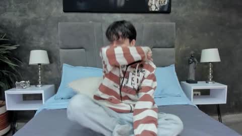 Bruce Hans online show from November 18, 11:46 am