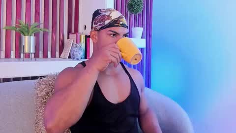 bruce_stroud online show from October 13, 3:41 am