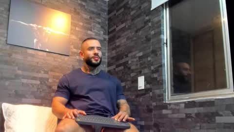 brucedallas online show from October 30, 1:50 am