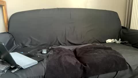 Instagram  bruce88x online show from April 3, 2:57 pm