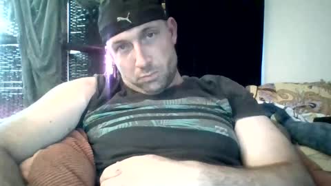 Snapshot of brucejuce666 chatting on March 7, 11:18 am brucejuce666 online show from March 7, 11:18 am