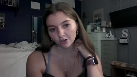 brunettebaby040 online show from September 29, 6:23 am