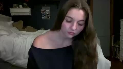 brunettebaby040 online show from October 10, 4:07 am