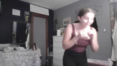 brunettebaby040 online show from November 9, 7:56 am