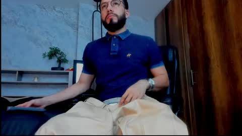 Snapshot of bruno_woods chatting on March 4, 12:39 am Andres Suarez online show from March 4, 12:39 am