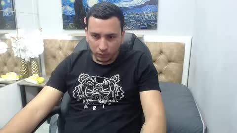 brunoevans_ online show from May 4, 3:07 pm