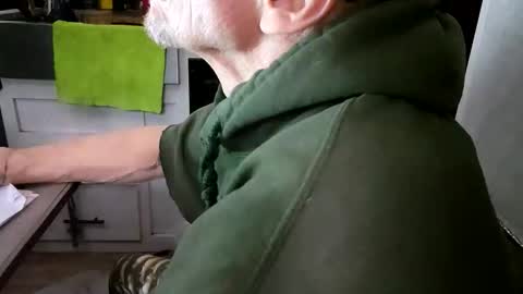 Steve... aka SkinnieDippin aka TimberTramp online show from February 1, 12:52 am