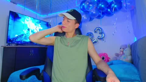 BRYAM INDEPENDENT MODEL online show from January 10, 2:04 am