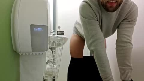 Leeo online show from December 11, 12:44 pm