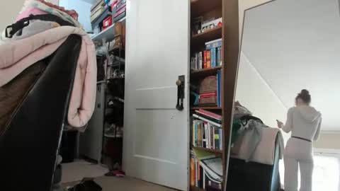 Buffy online show from December 1, 7:16 pm