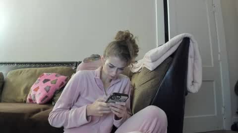 Buffy online show from December 3, 12:52 am