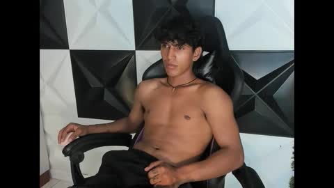Snapshot of bull_cam chatting on September 9, 10:54 pm bull_cam online show from September 9, 10:54 pm
