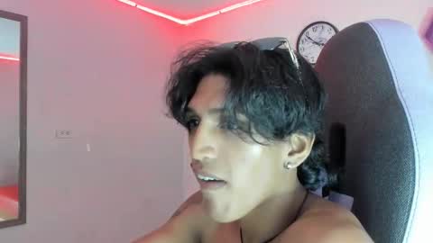 Snapshot of bull_cam chatting on September 19, 11:19 pm bull_cam online show from September 19, 11:19 pm