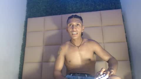 Snapshot of bull_cam chatting on September 12, 7:16 pm bull_cam online show from September 12, 7:16 pm
