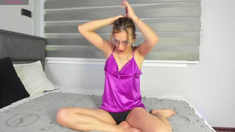 Snapshot of bulma_bambina_ chatting on January 30, 7:59 pm Bulma Bambina online show from January 30, 7:59 pm
