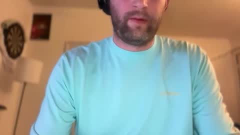 bumlover4567 online show from April 10, 1:55 am