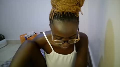 bunny_bliss1 online show from May 14, 12:20 am