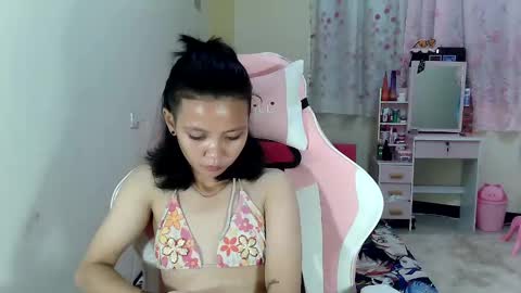 Snapshot of bunny_flower18 chatting on February 25, 5:30 pm bunny_flower18 online show from February 25, 5:30 pm