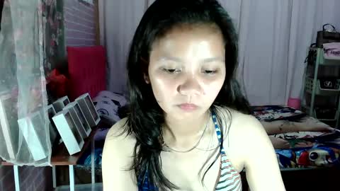 Snapshot of bunny_flower18 chatting on December 6, 7:04 am bunny_flower18 online show from December 6, 7:04 am