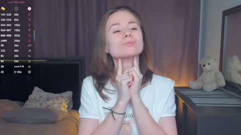 Lizy online show from April 7, 8:11 pm