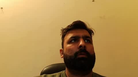Snapshot of burlymonster chatting on February 22, 6:39 am Hairy Arabian online show from February 22, 6:39 am