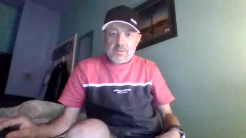 burnleyguy1977 online show from June 20, 1:34 am