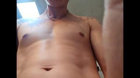 Snapshot of burntbuns710 chatting on January 31, 8:22 am LostSingledad online show from January 31, 8:22 am
