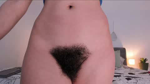 Snapshot of bush_woman chatting on February 4, 7:00 pm Larisa online show from February 4, 7:00 pm