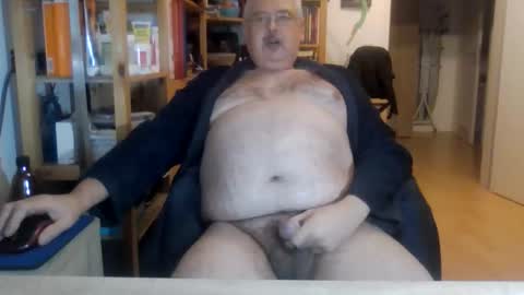 busi online show from December 17, 5:03 am