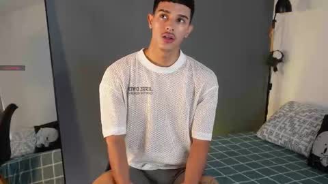 Buster independent model online show from October 5, 7:21 pm