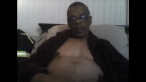 Busturgutzgd1 online show from December 13, 6:21 am