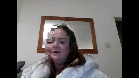 BustySuzy online show from December 17, 8:10 pm