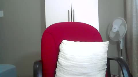 bustytessa37 online show from February 27, 4:35 am