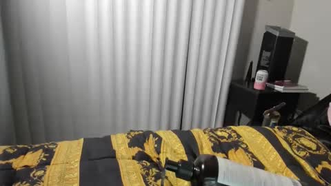 butter_pecanxoxo online show from October 9, 11:59 am