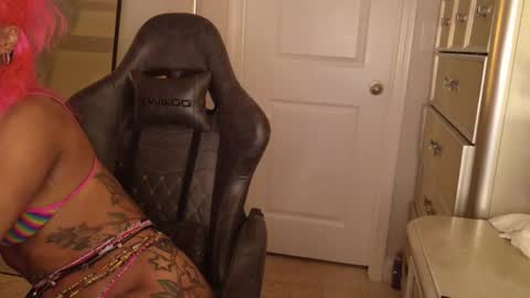 butterfly booty online show from February 5, 7:23 am