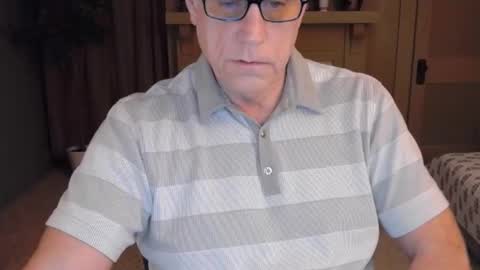 Miles online show from December 25, 9:02 am