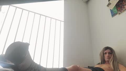 HannahWreckshin online show from February 9, 6:26 pm