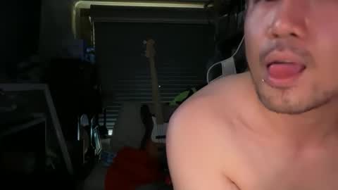 buzzzzzzz01 online show from December 23, 1:12 am